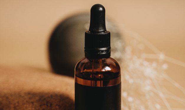 5 bienfaits incroyables de l&rsquo;huile essentielle de bois de cèdre pour votre santé et votre bien-être